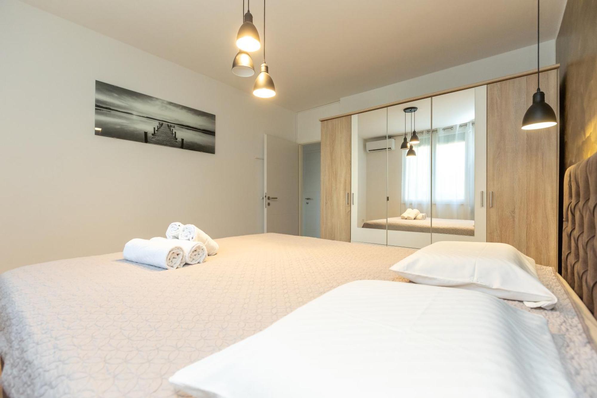 Deluxe Apartment Near The Bridge Zadar Exterior foto